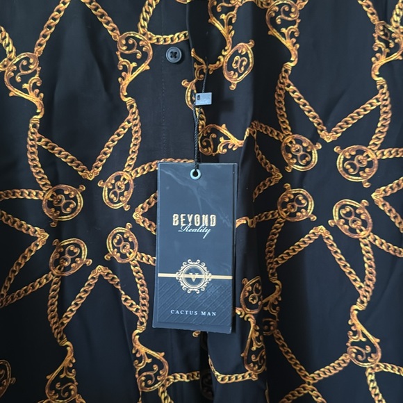 🌟🖤🏆🖤Black and Gold Chain Print Shirt - Picture 3 of 6